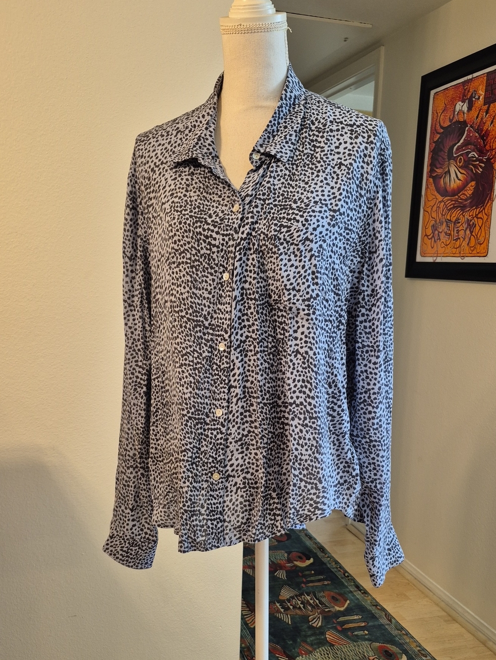 Rails XL Anna In Blue Lynx Long Sleeve Button Up Rayon Shirt